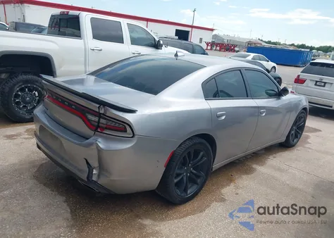 2016 Dodge Charger Sxt z USA, uszkodzony, nr VIN 2C3CDXHG3GH333427